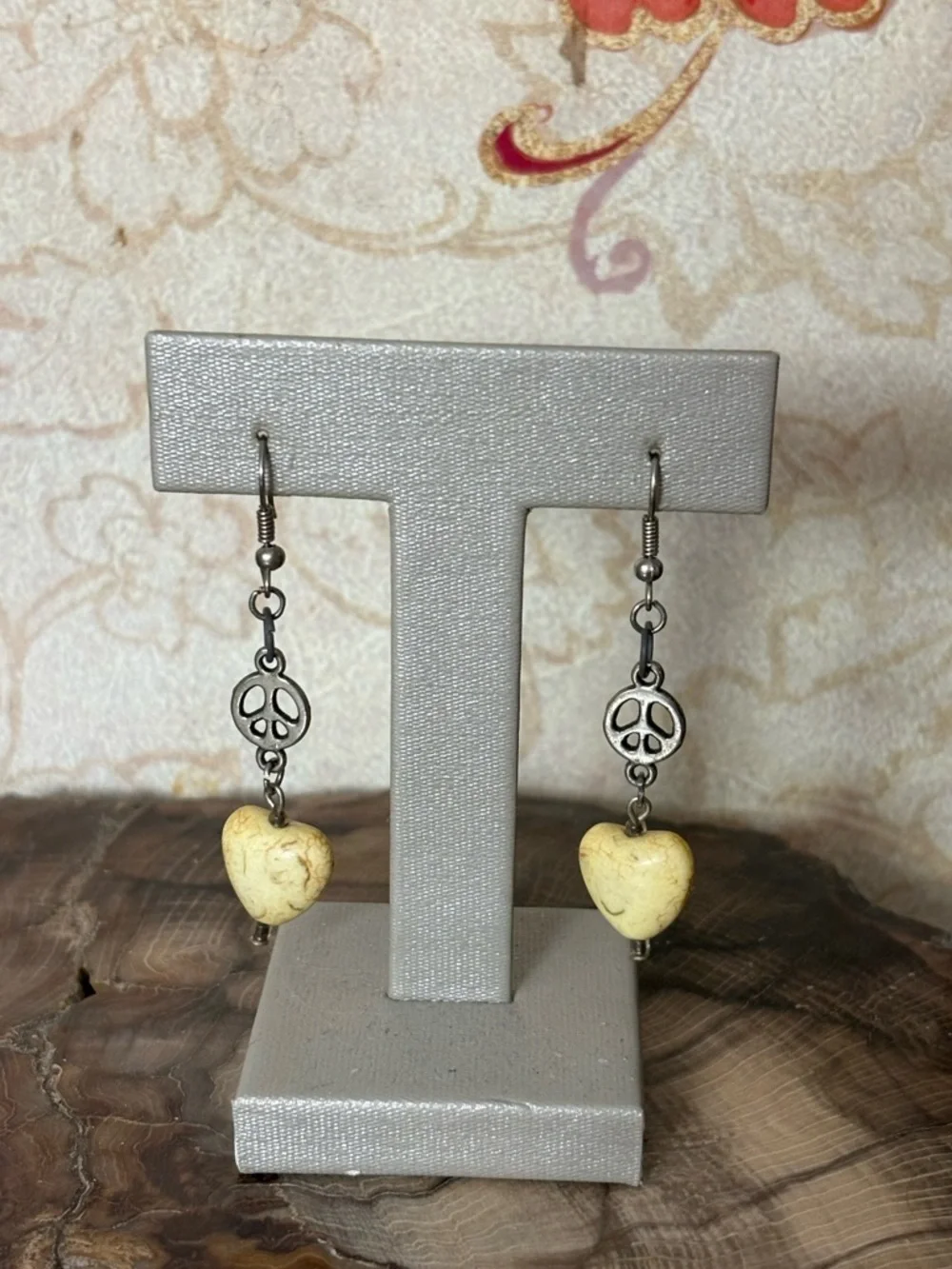 💛 Desert Jasper Natural Stone Heart Silver Peace Sign Earrings